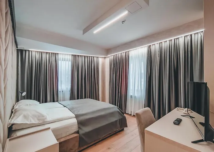Motel West