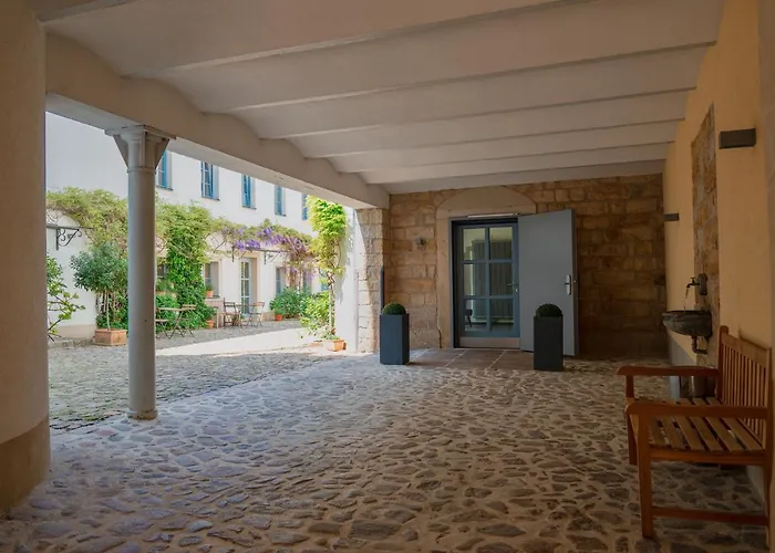 Hofgarten 1824 Hotel Garni
