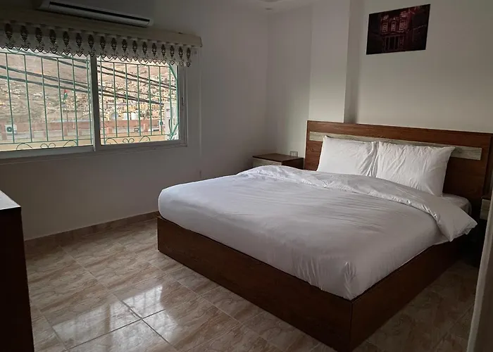 Petra Family Hotel