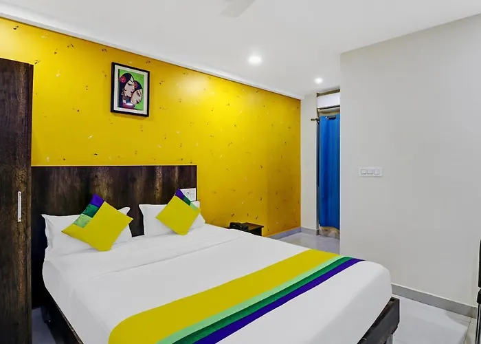 Itsy Hotels Harsha Comforts,600 Mts From Coffee Museum