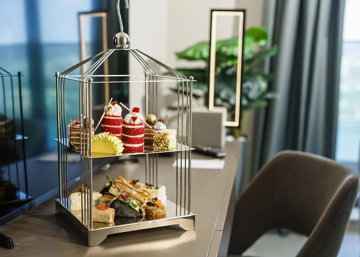 Hotel Holiday International