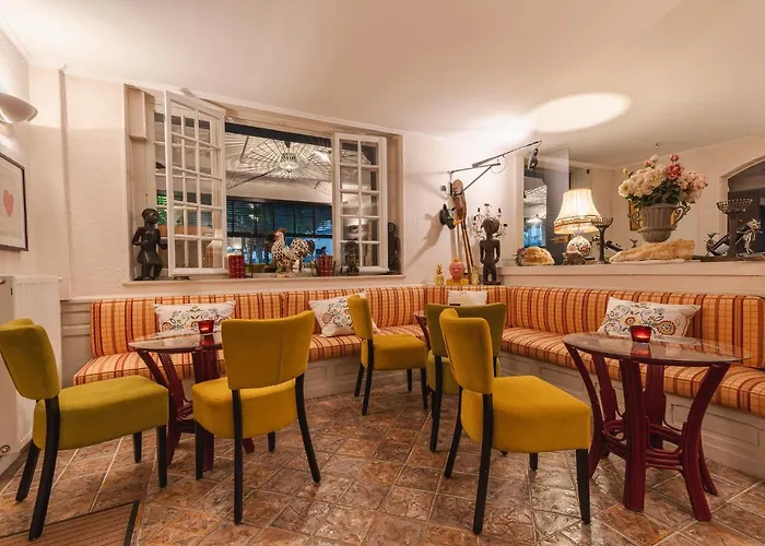 Hostellerie Du Passeur - Hotel & Restaurant - Climatisation Et Piscine Chauffee