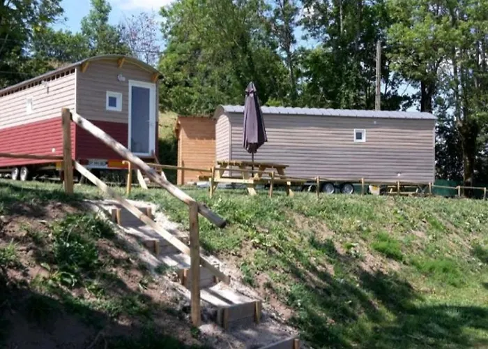 Logement Insolite Au Coeur De L'Auvergne