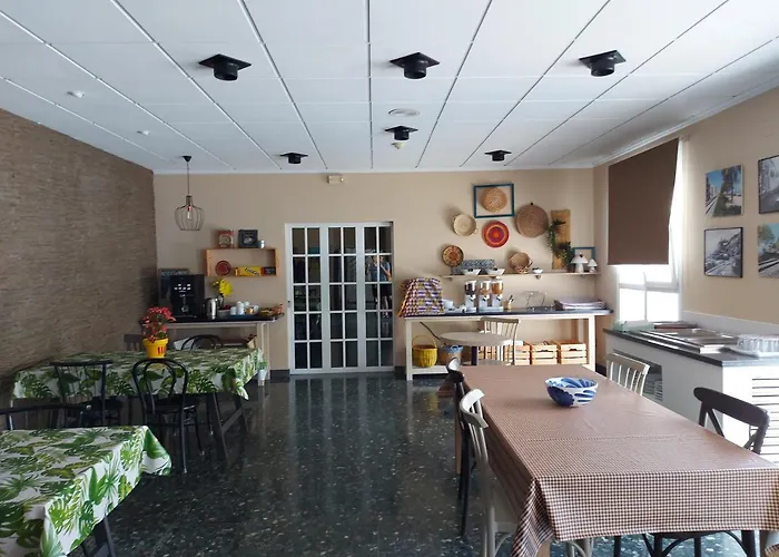 Hotel Mediterrani Express