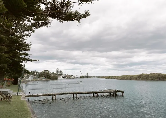 Black Swan Waterfront Motel (Adults Only)