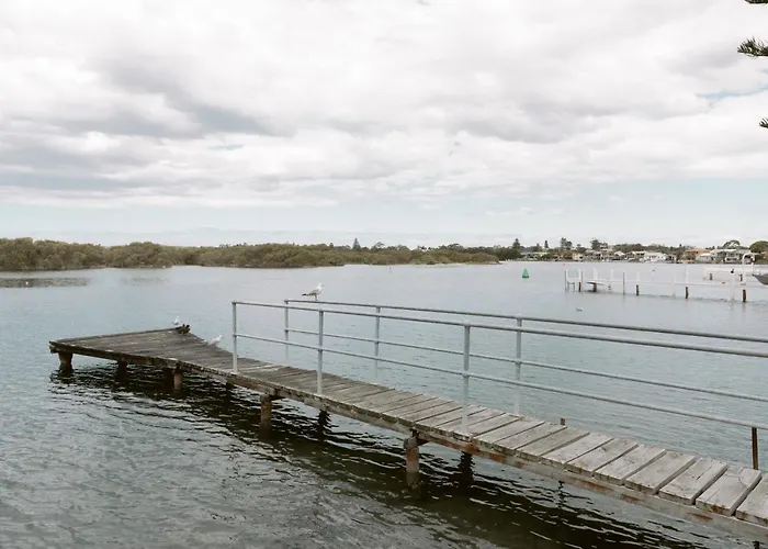 Black Swan Waterfront Motel (Adults Only)