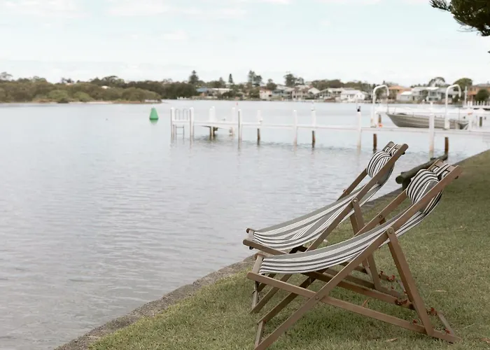 Black Swan Waterfront Motel (Adults Only)