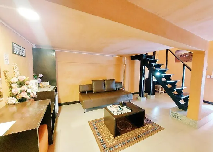 Retro Box Hotel Chumphon