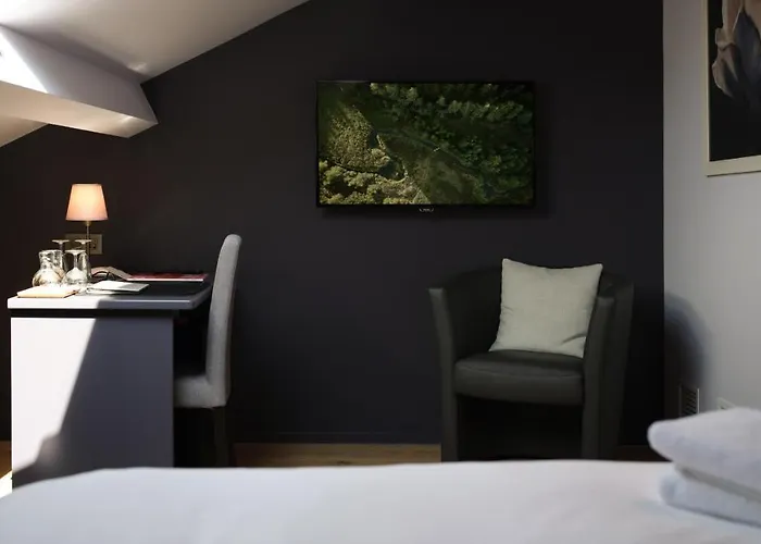 Le 24 Hotel