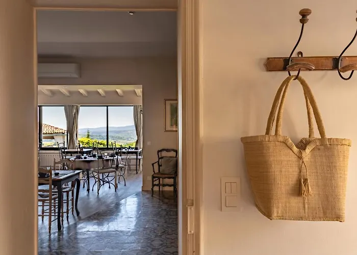 Le Clos Du Buis