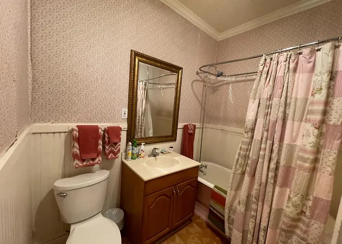Carriage Inn Bandera Suite 2