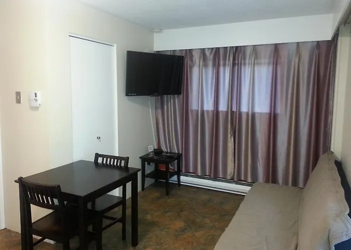 Edgewater Motel