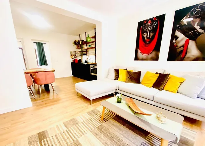 Hotel Apartment With 2-En Suite Bedrooms