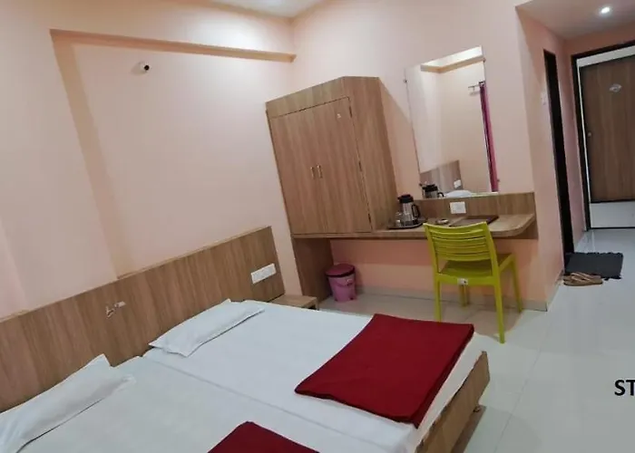 Hotel Aaditya Palace