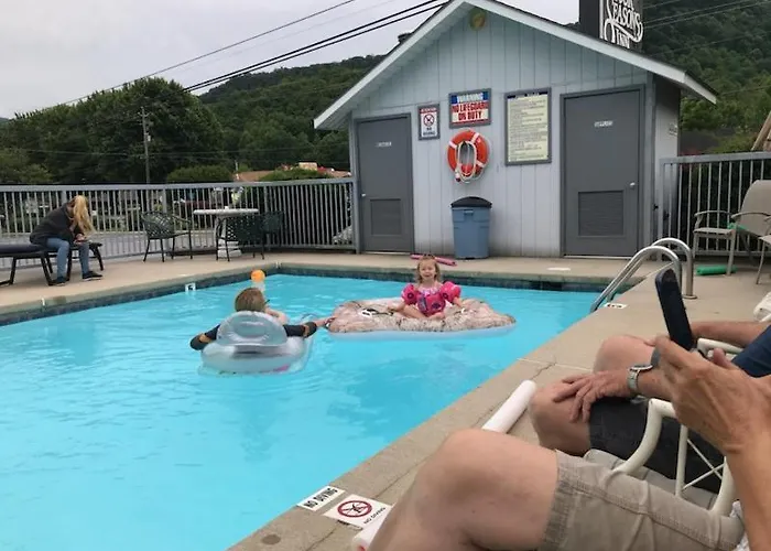 Four Seasons Inn
