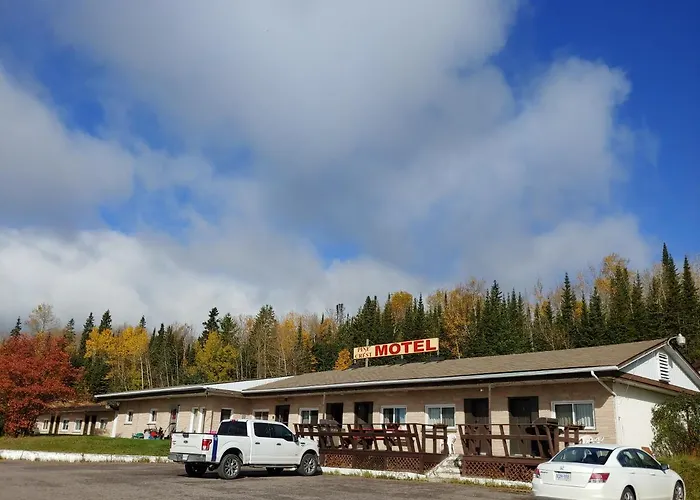Pinecrest Motel