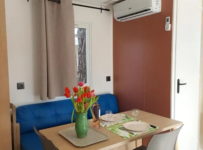 Spacieux Mobilhome Climatise 4 P Au Grau Du Roi En Camargue