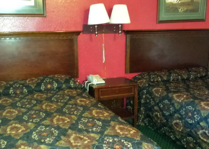Hallmark Motel