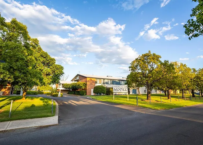Hawkesbury Race Club Motel