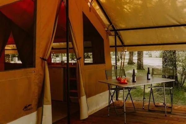 Camping Onlycamp Le Pont Romain