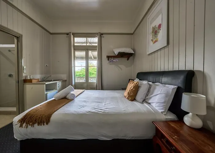 Yandina Hotel