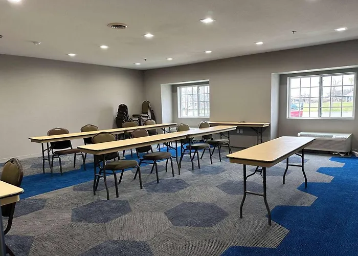 Microtel Inn & Suites By Wyndham Manchester - Newly Renovated
