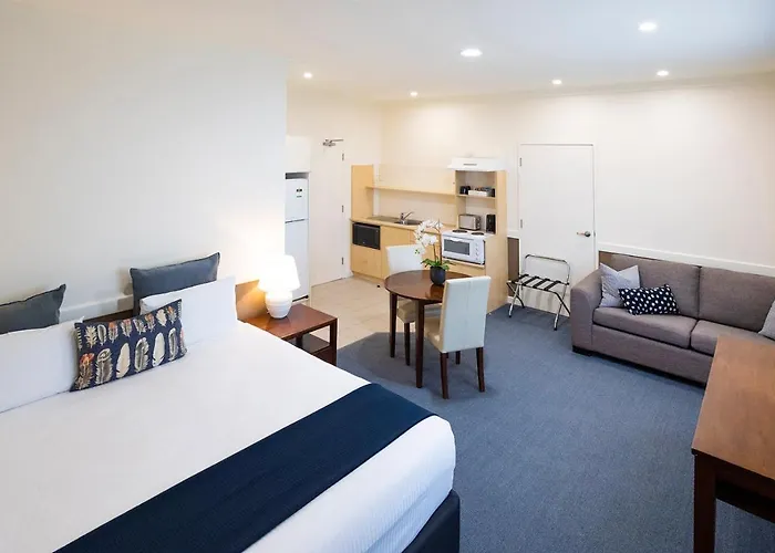 Hawkesbury Race Club Motel