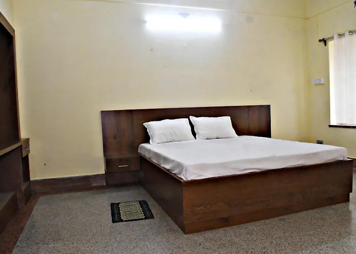 Jhargram Eshani Hotels And Guest House