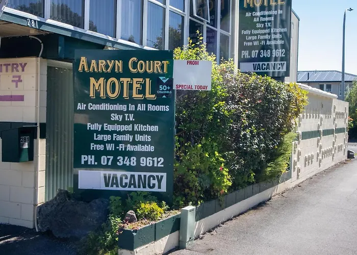 Aaryn Court Motel