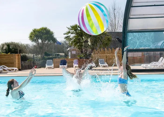 Camping Les Carolins - 4 Etoiles