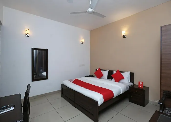 Oyo Mahak Residency