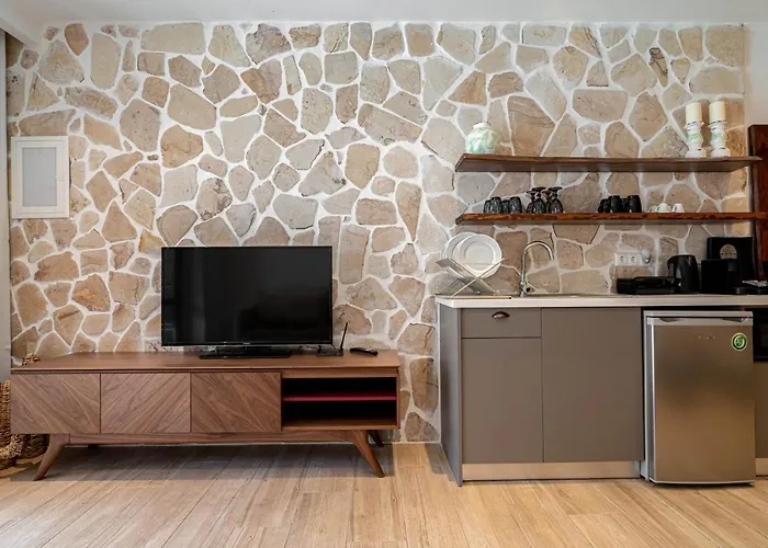 F&S Lounge Suites