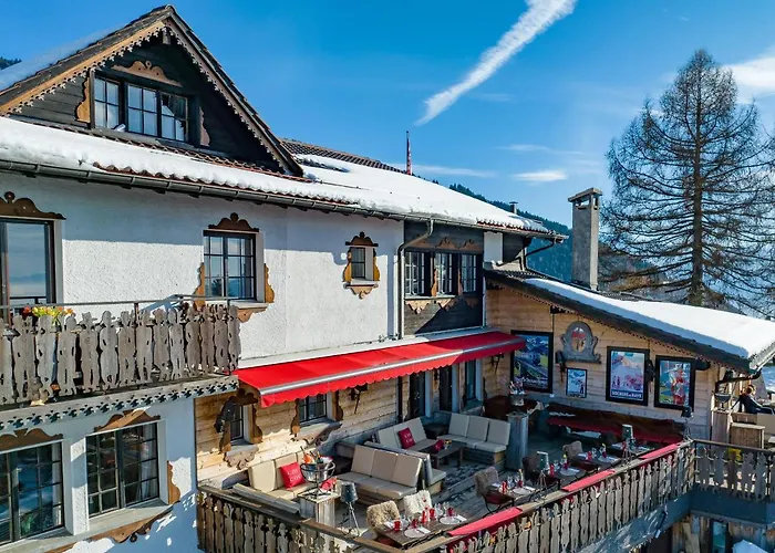 Le Coucou Hotel Restaurant & Lounge-Bar