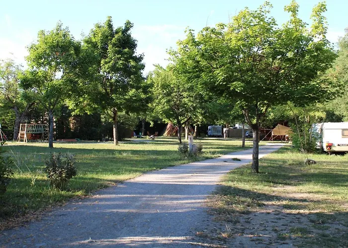 Habitat Createur - Hebergements Insolites Au Camping Municipal "Les Ecureuils"