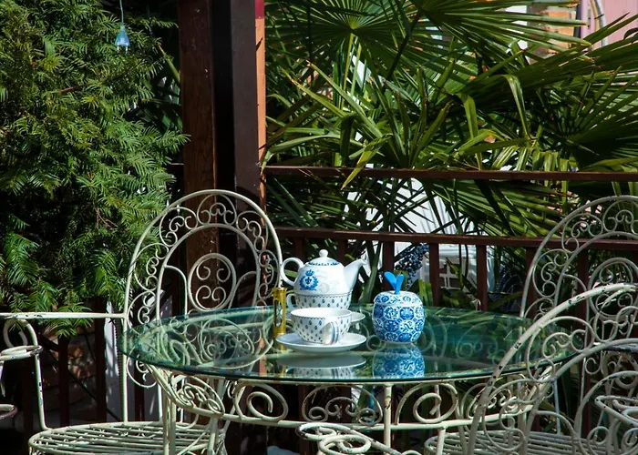 Tatin - Hotel & Cafe In Mtskheta