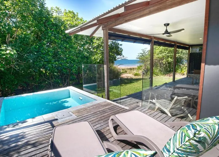 The Bungalows - Absolute Beachfront