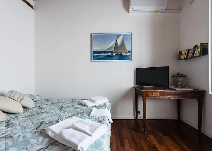 Warm Walls - Rooms