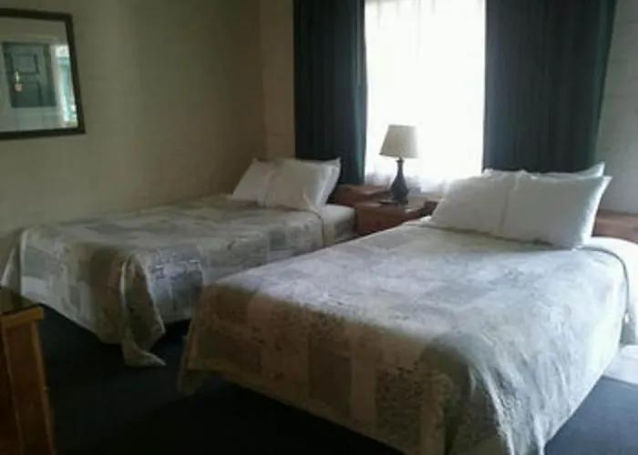 Bishop Village Motel