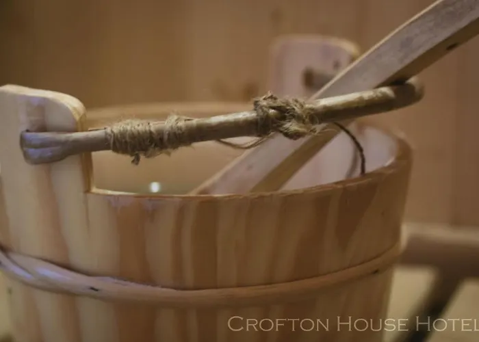 Crofton House Hotel