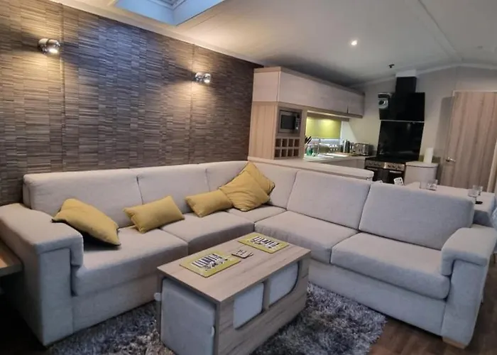 Lynton Lodges