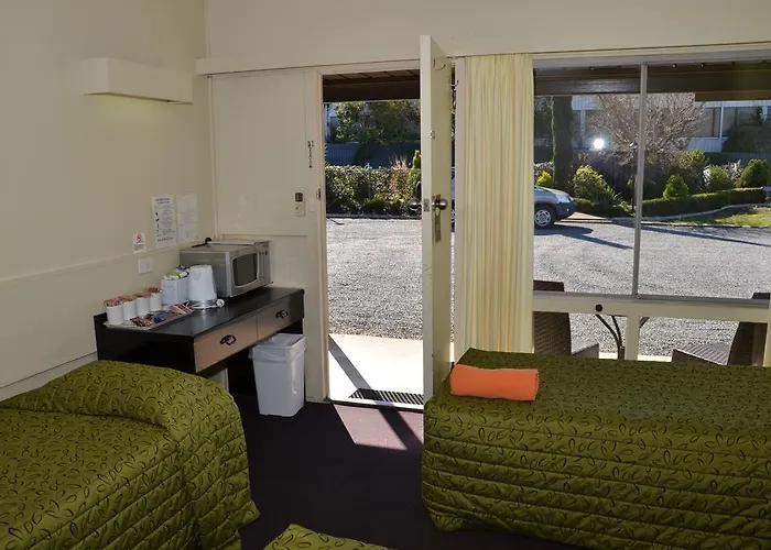 Warwick Motor Inn