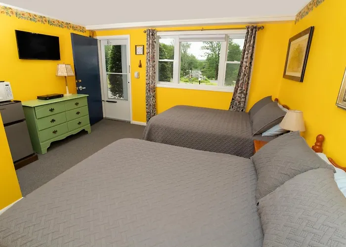 Governor'S Rock Motel