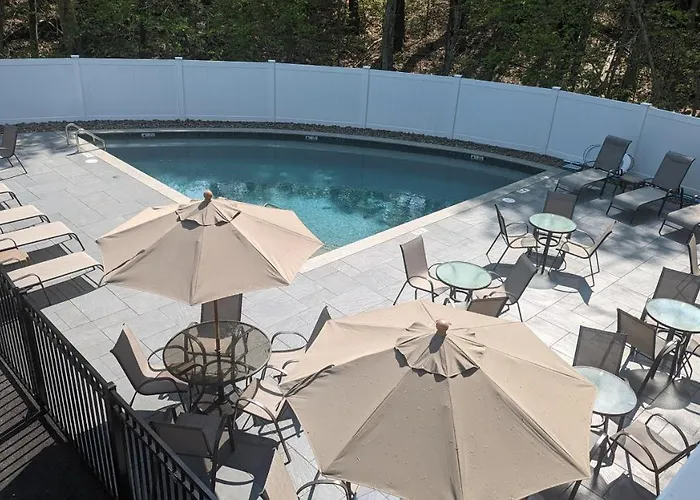 Studio East Motel