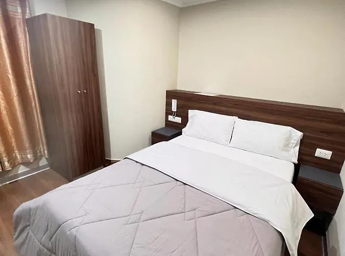 Ayna Hotel