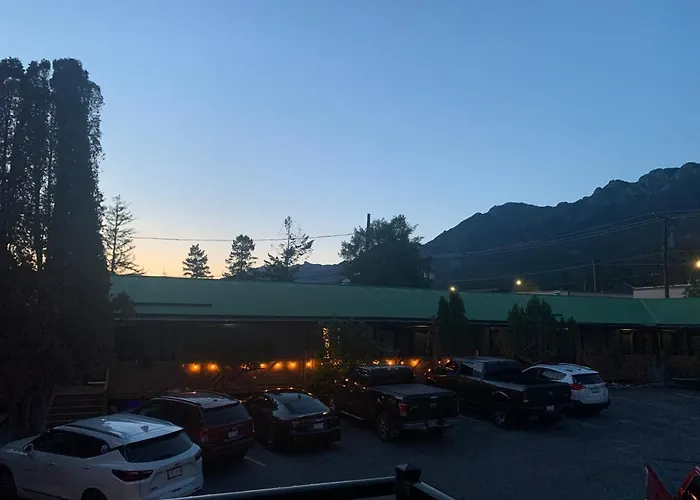 Destination Inn In The Heart Of The Village