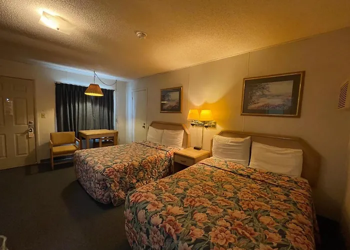 Twin Pine Motel
