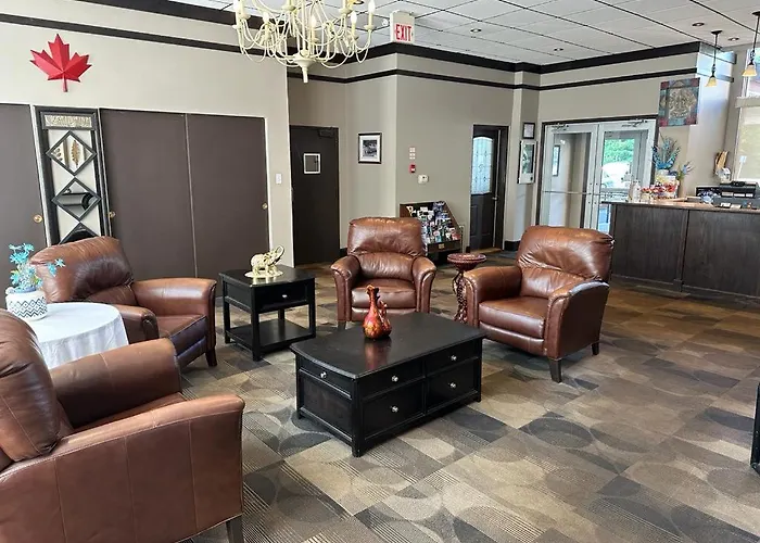 Bear'S Den Lounge And Motel