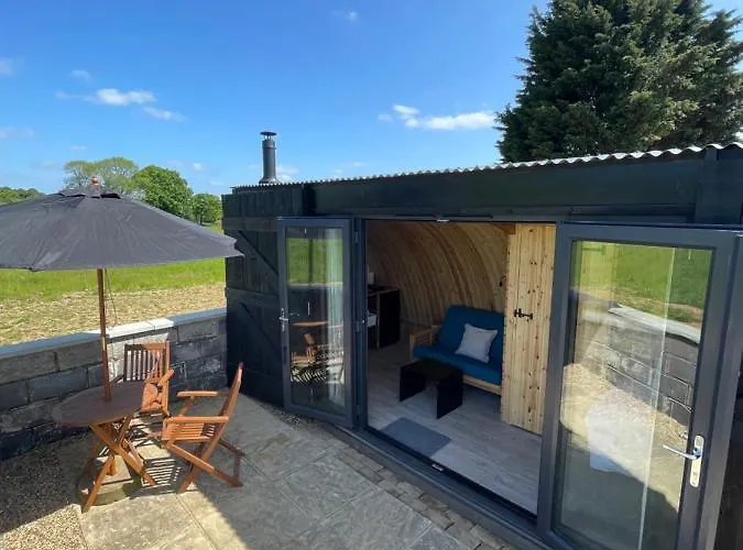 Henny Riverside Glamping