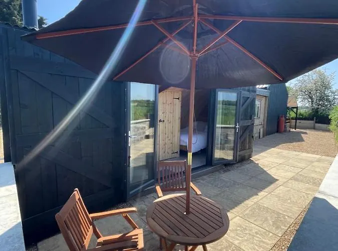 Henny Riverside Glamping