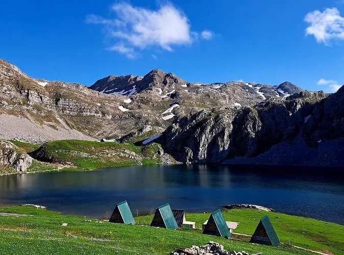 Kapetanovo Jezero, Mountain Cottage Captain'S Lake